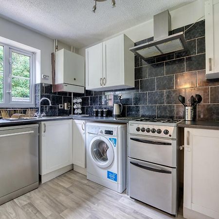 Capri 13 Sa - 3 Bed House, Close To Loughborough University & M1 Motorway, Free Wifi, Big Garden, Ample Parking- Ask For Contractor Rates! 외부 사진