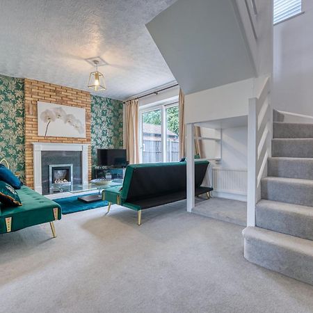Capri 13 Sa - 3 Bed House, Close To Loughborough University & M1 Motorway, Free Wifi, Big Garden, Ample Parking- Ask For Contractor Rates! 외부 사진