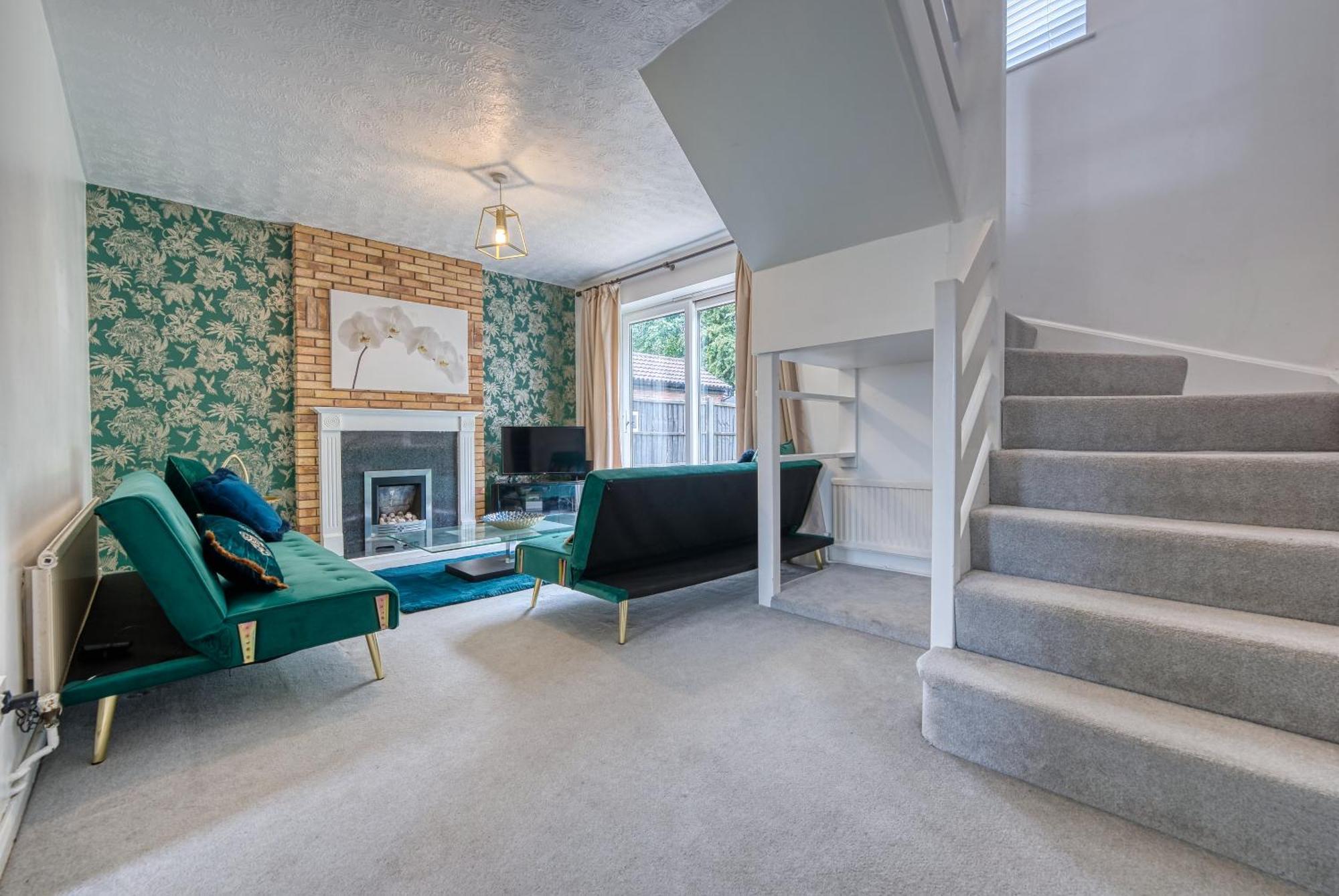 Capri 13 Sa - 3 Bed House, Close To Loughborough University & M1 Motorway, Free Wifi, Big Garden, Ample Parking- Ask For Contractor Rates! 외부 사진
