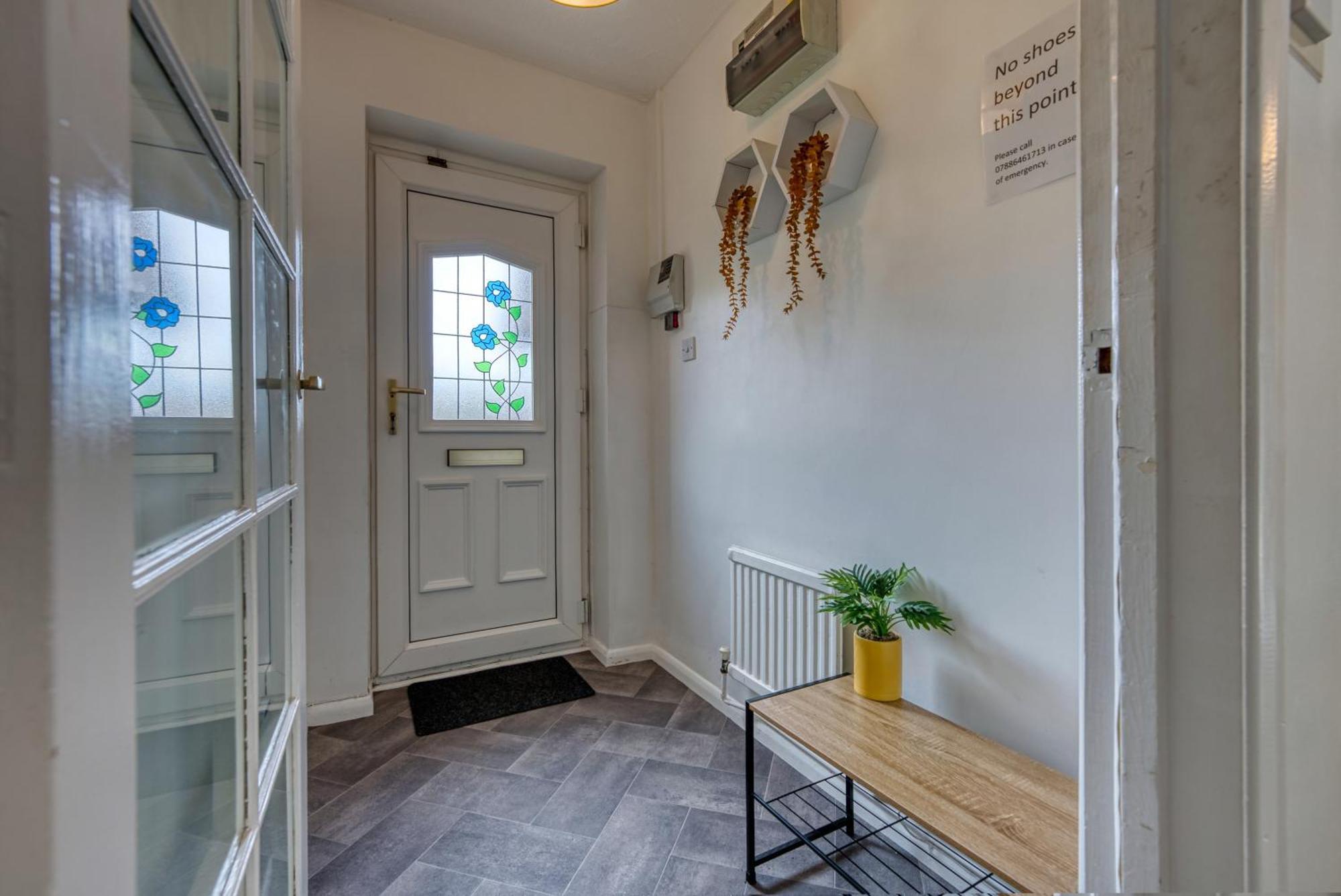 Capri 13 Sa - 3 Bed House, Close To Loughborough University & M1 Motorway, Free Wifi, Big Garden, Ample Parking- Ask For Contractor Rates! 외부 사진