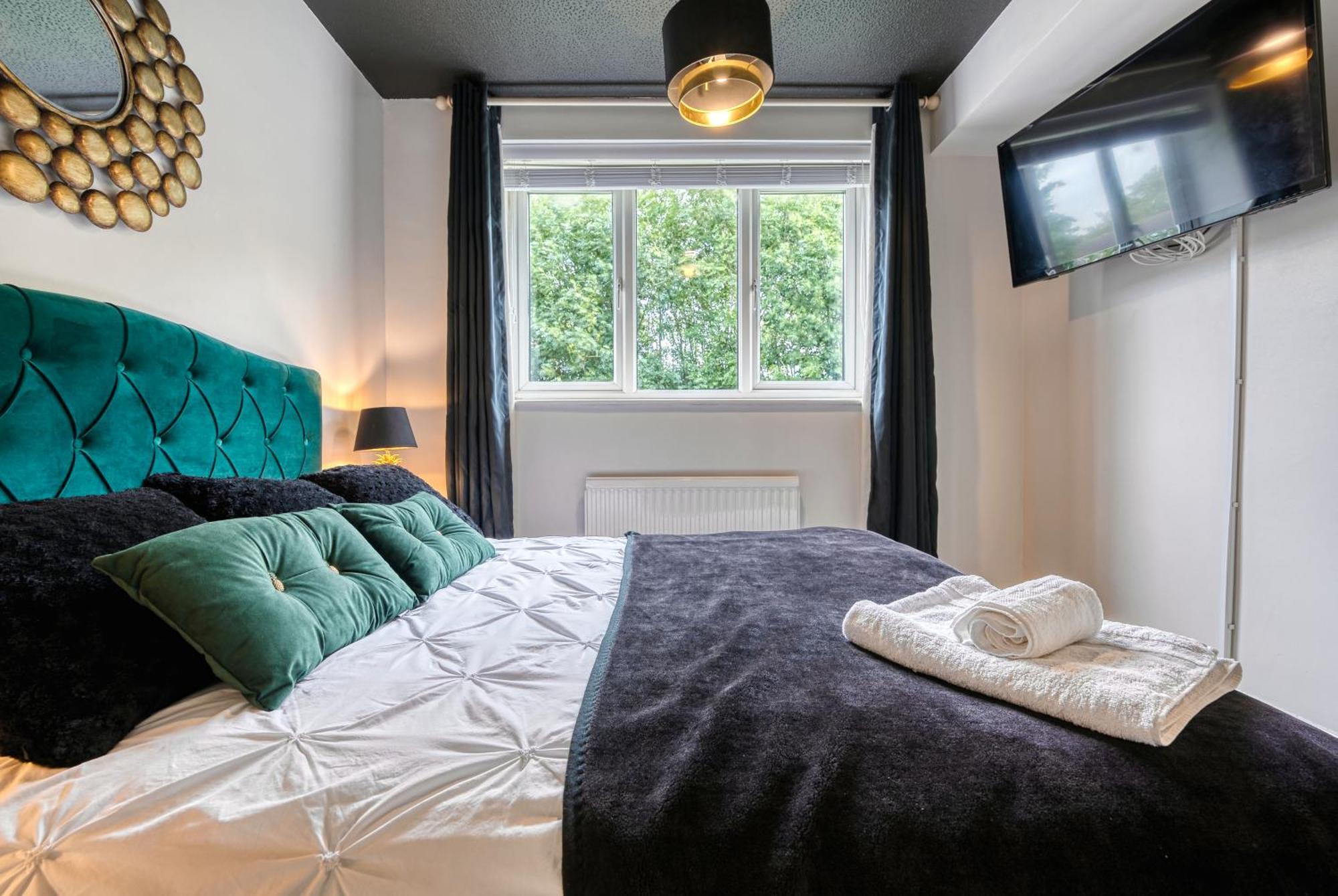 Capri 13 Sa - 3 Bed House, Close To Loughborough University & M1 Motorway, Free Wifi, Big Garden, Ample Parking- Ask For Contractor Rates! 외부 사진