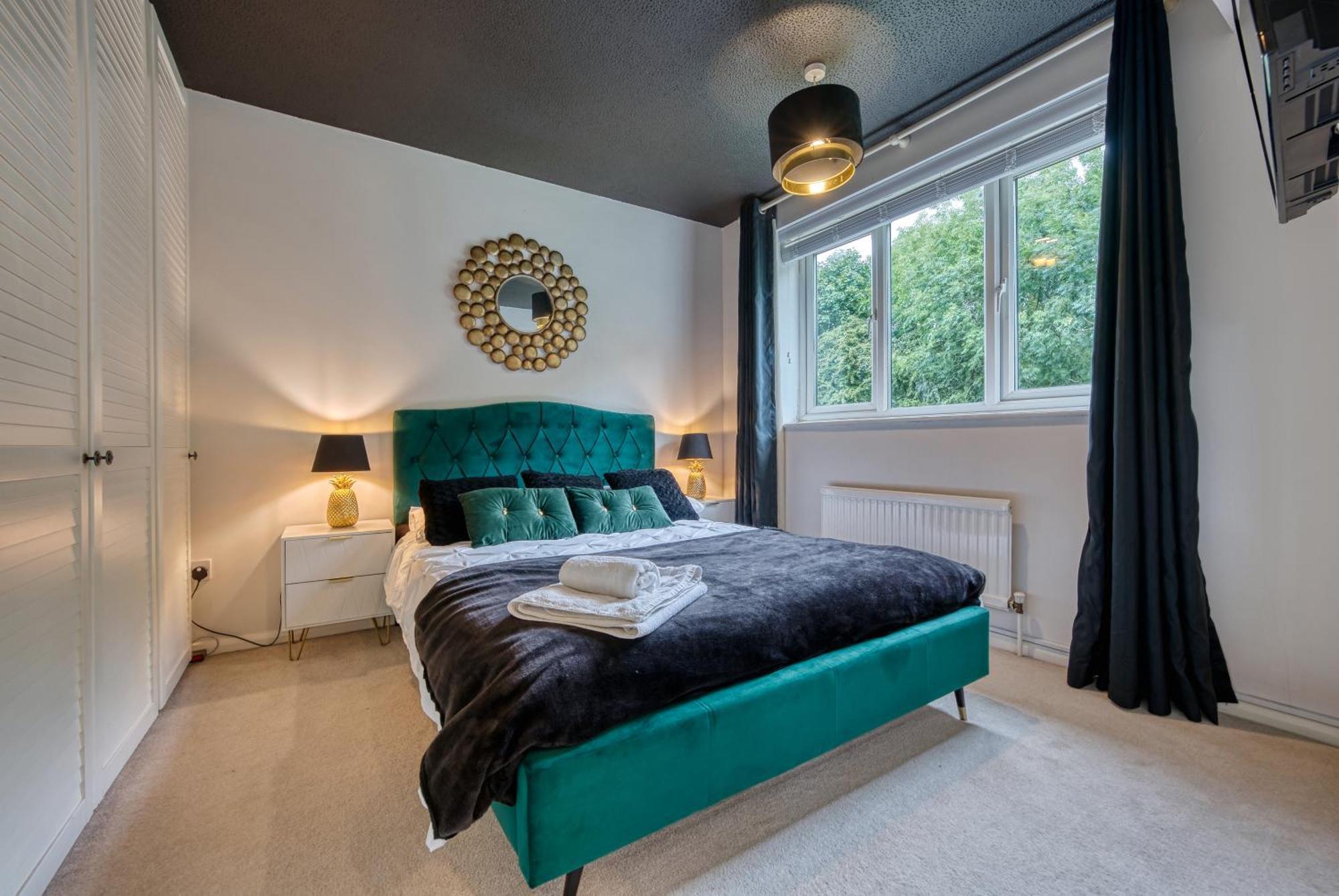 Capri 13 Sa - 3 Bed House, Close To Loughborough University & M1 Motorway, Free Wifi, Big Garden, Ample Parking- Ask For Contractor Rates! 외부 사진
